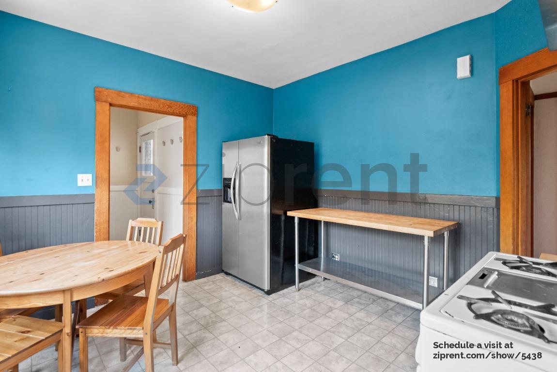 Building Photo - Unit