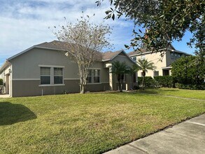 Building Photo - 3 Bedroom 2 Bath with a flex space in Stevens Plantation