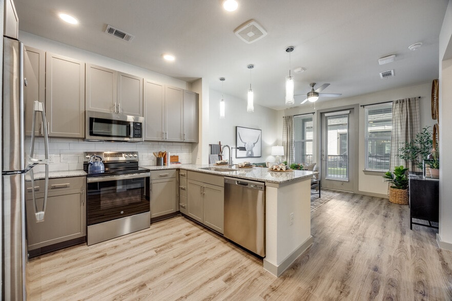 Building Photo - Aspire Sherman