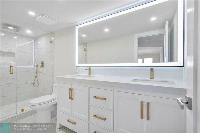 Building Photo - 3400 Galt Ocean Dr