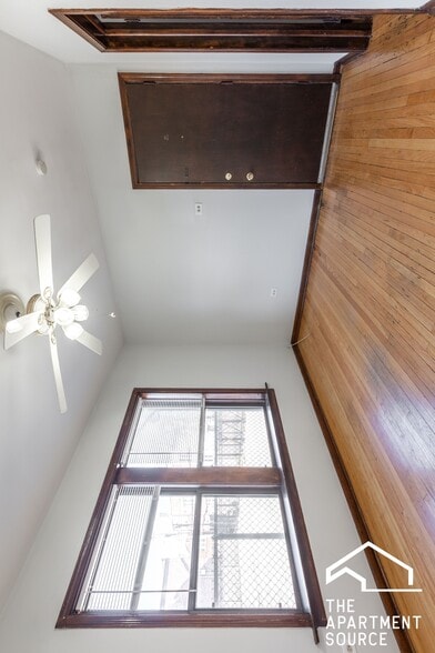 Building Photo - 4810 W Armitage Ave
