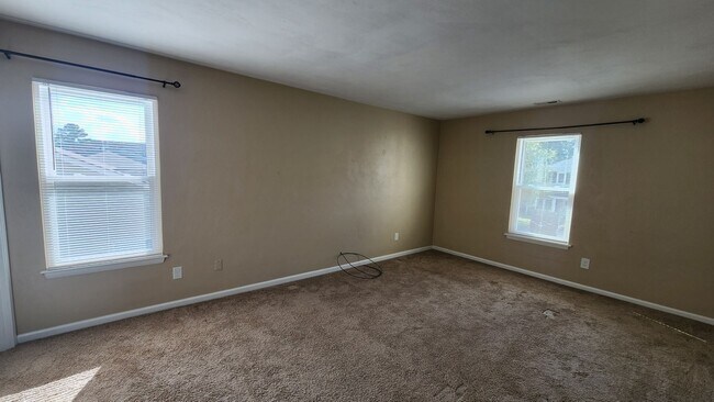 Building Photo - Rosemont Forest