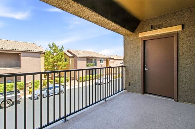 Building Photo - Beautiful townhouse for Rent!