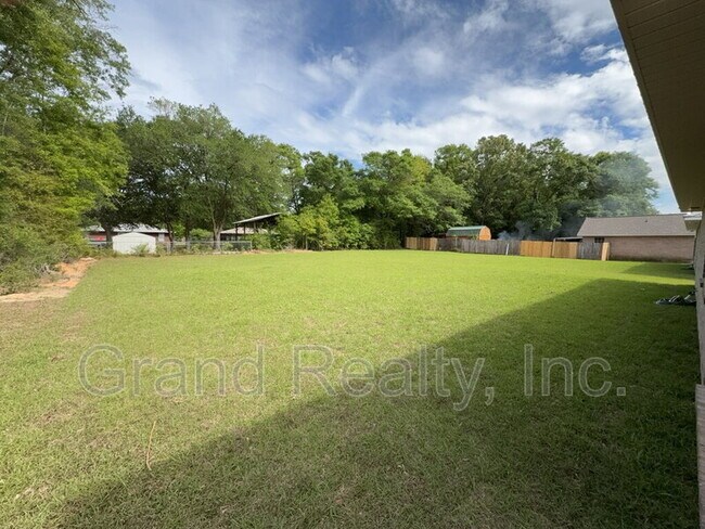 Building Photo - 7230 Par Ln