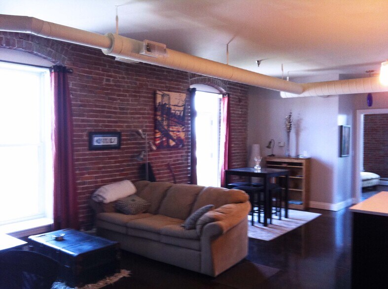 Living room one direction - 509 Delaware Street