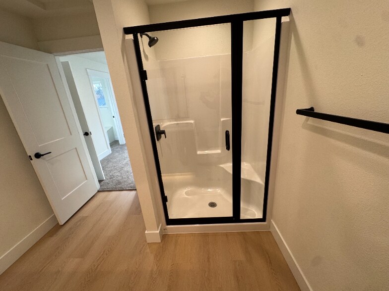 Building Photo - 3921 E 27th Ave