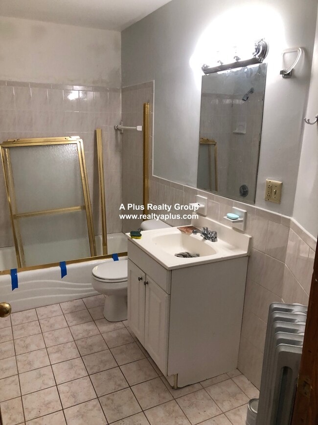 Building Photo - 334 Centre St