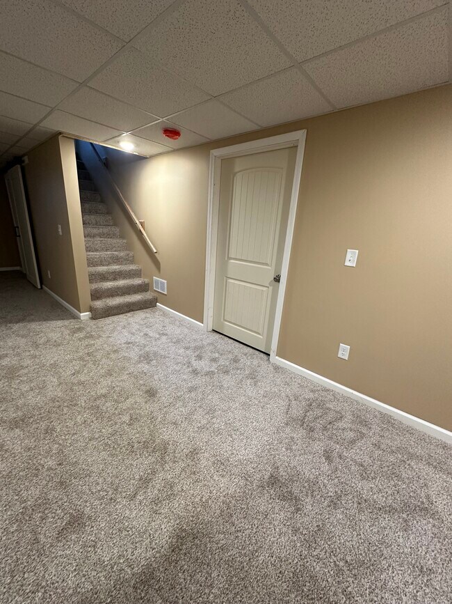 Building Photo - 831 25th Ave N