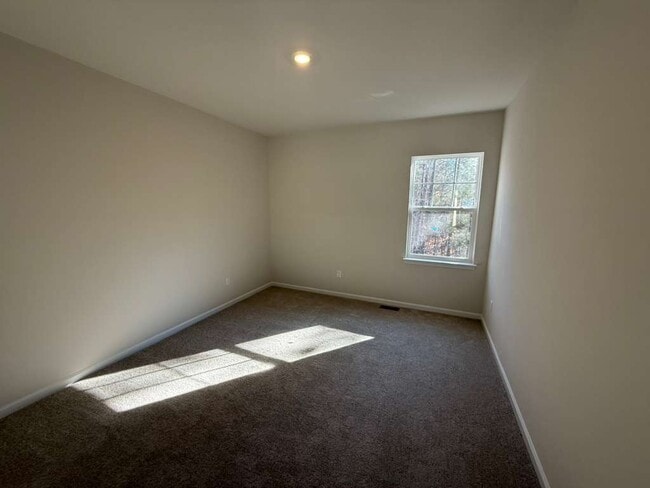 Building Photo - 6473 Fennec Run