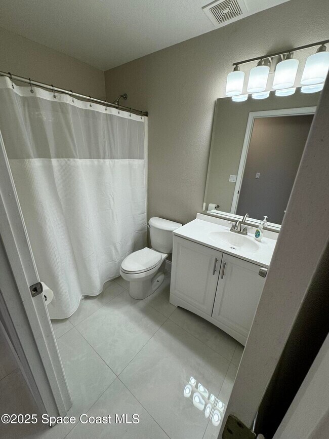 Building Photo - 1370 Berryhill Dr
