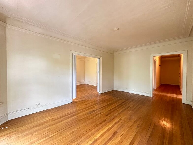Building Photo - 1314 Oak Ave