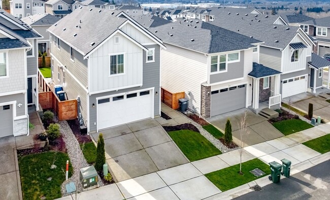 Building Photo - Beautiful 3 Bedroom 2.5 Bathroom Property