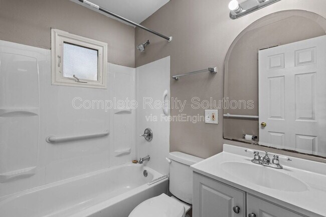 Building Photo - 10465 Lord Dr