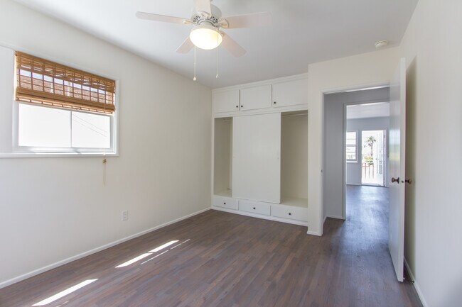 Building Photo - 502 Poinsettia Ave