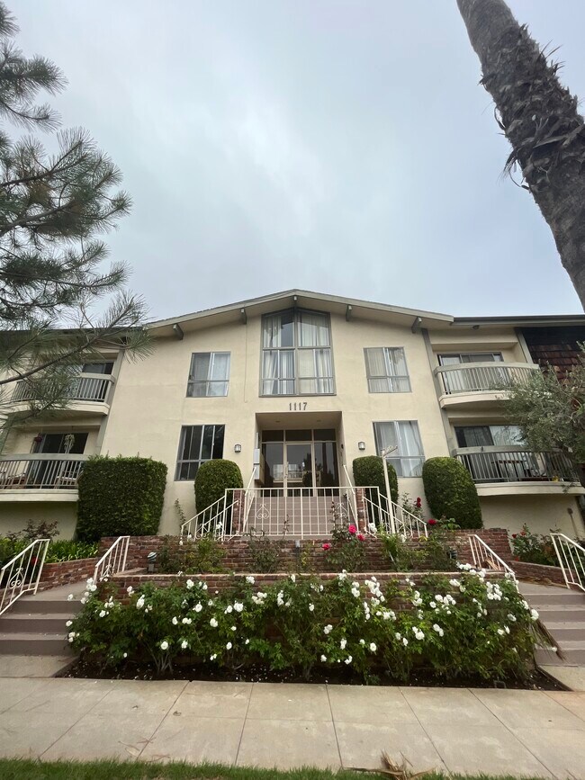 Building Photo - 1117 9th St