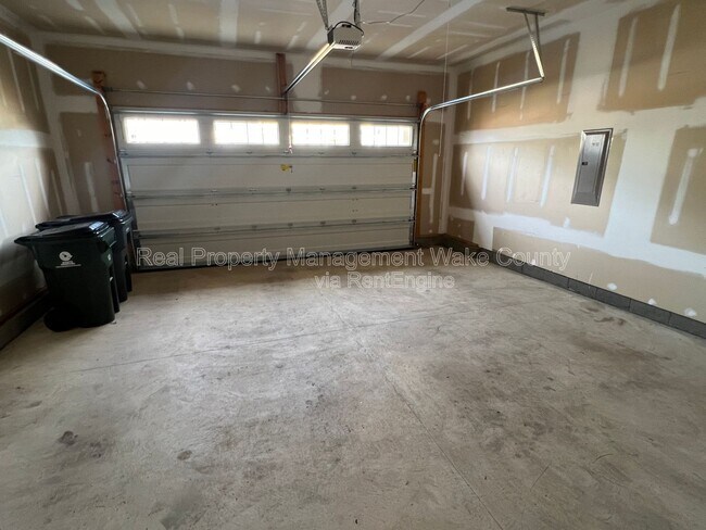 Building Photo - 1351 Gilwood Dr