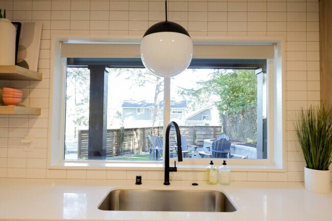 Building Photo - 3921 I St