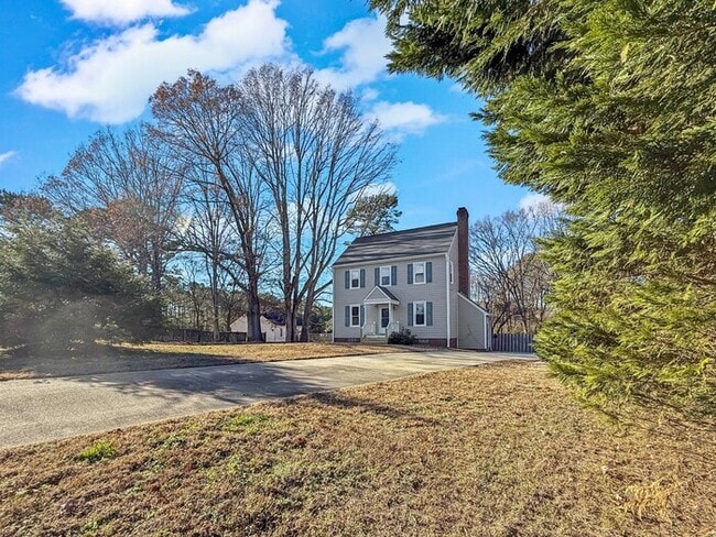 Building Photo - Spacious 3BR 2 BA Home with Wooden Deck in Wake Forest