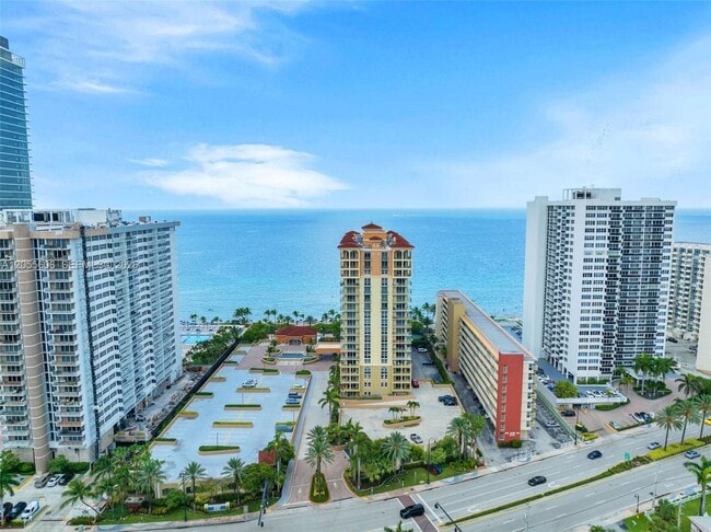 Building Photo - 2065 S Ocean Dr