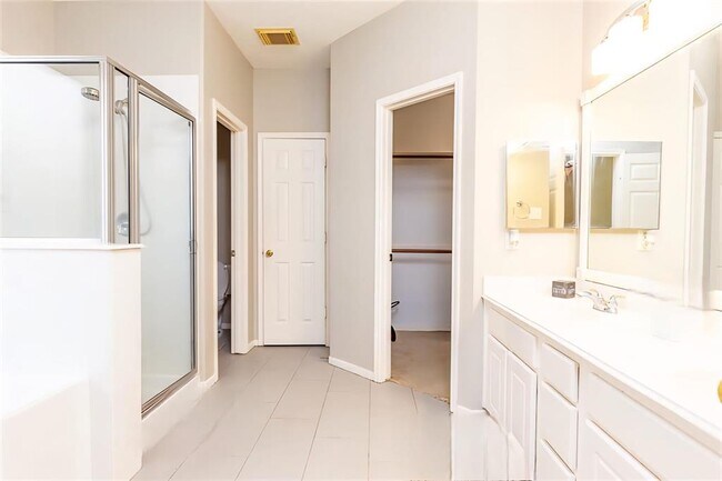Building Photo - 4815 Schiller Park Ln