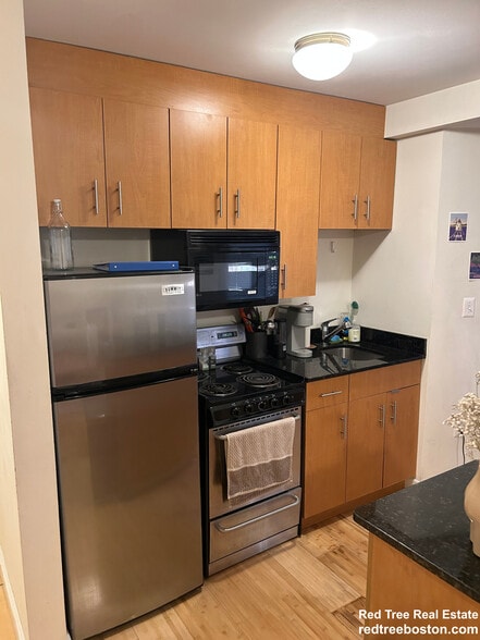 Building Photo - 461 Park Dr