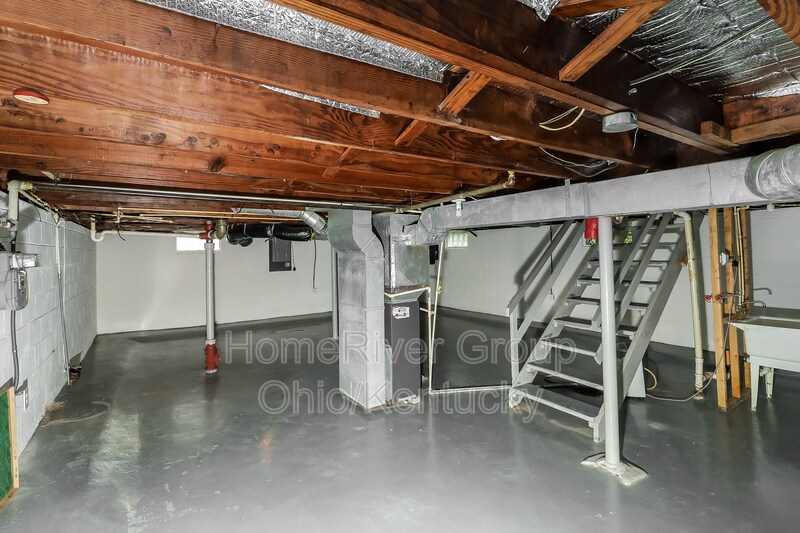 Building Photo - 1821 Catalpa Ave