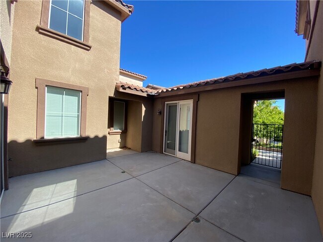 Building Photo - 11388 Newton Commons Dr