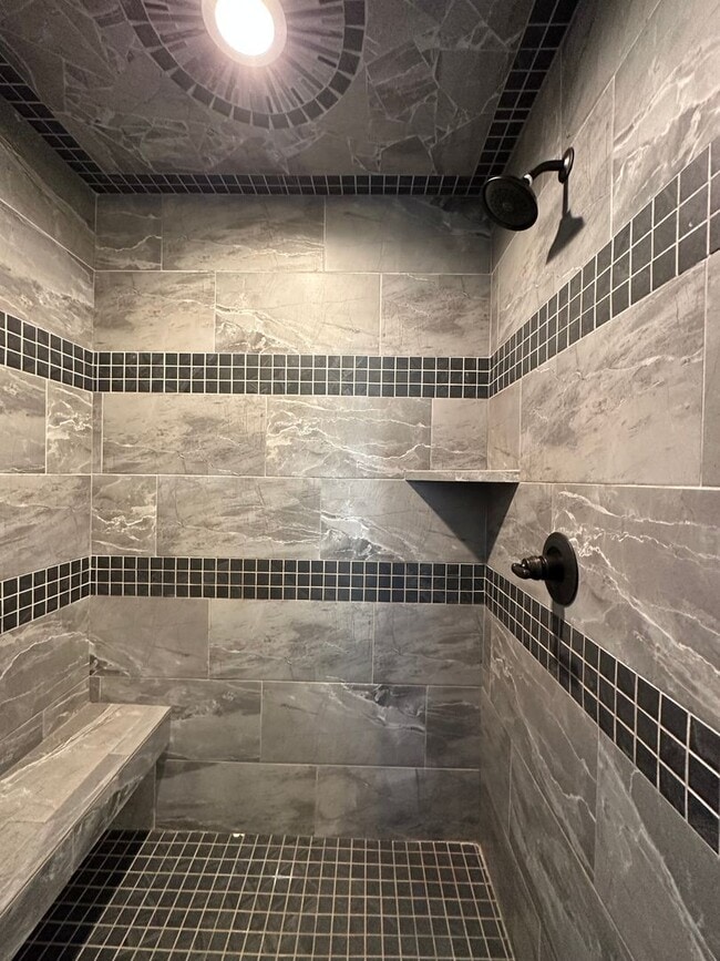 Building Photo - Beautiful 4 bedroom 2 1/2 Bath Home For Rent!