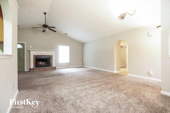 Building Photo - 204 Pineknoll Ct
