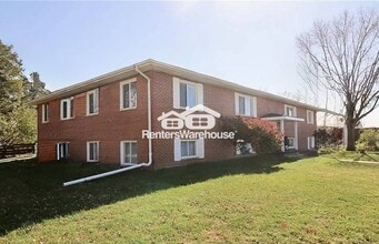 Building Photo - 211 S Green St