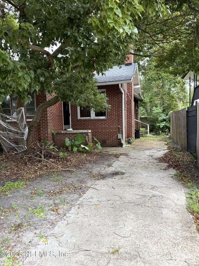 Primary Photo - 778 Acosta St