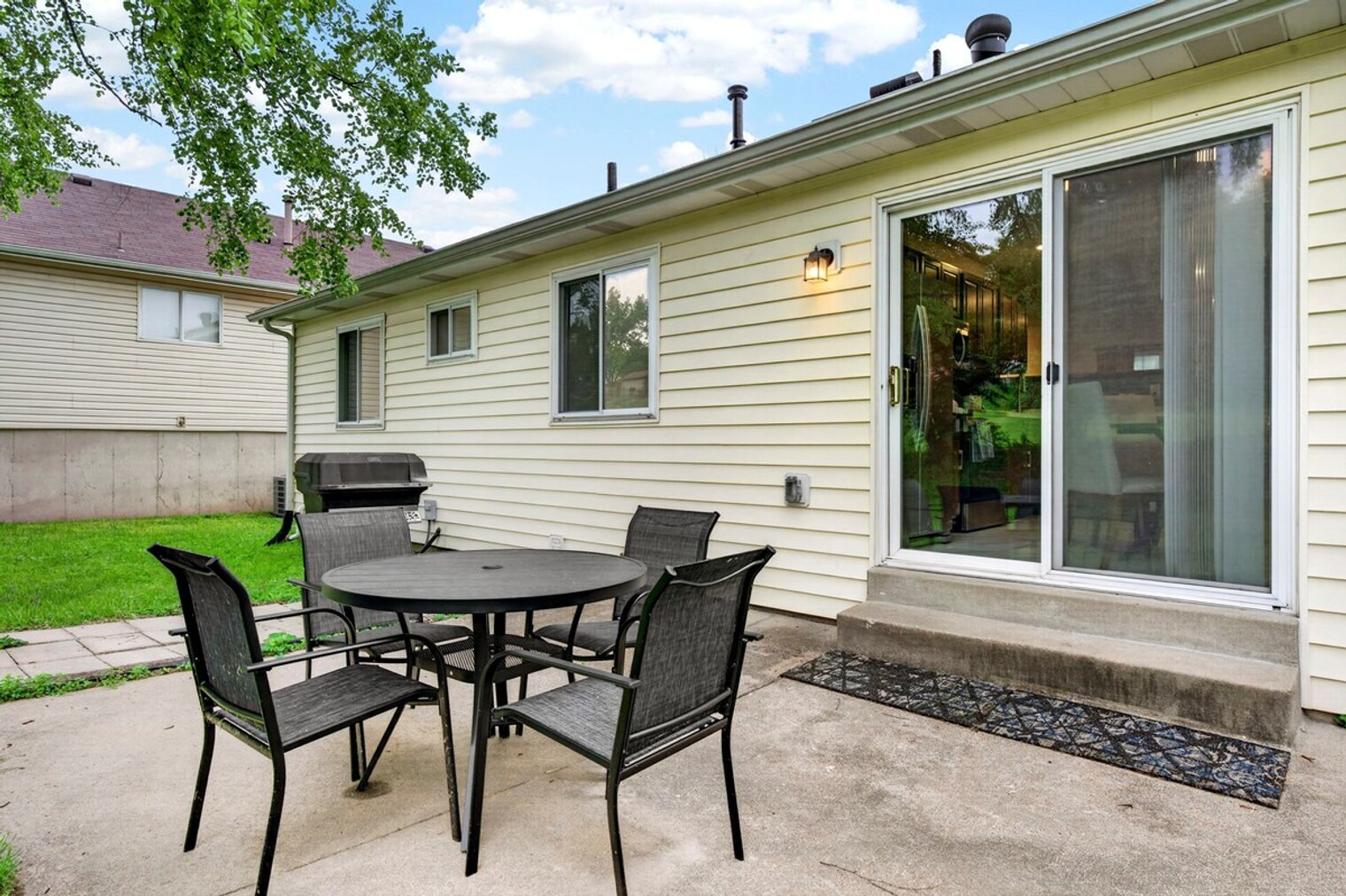 Building Photo - 2705 Freemantle Dr
