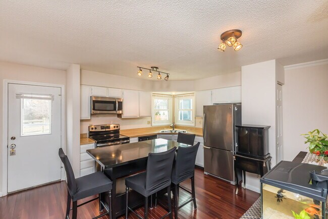 Building Photo - 2236 Sunleaf Ct