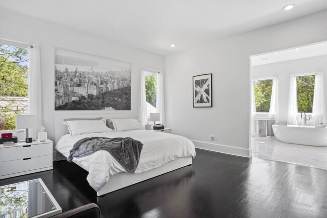 Building Photo - 1756 N Akin Dr NE