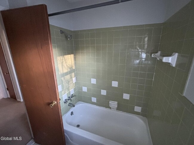 Building Photo - 22 Church St Ext