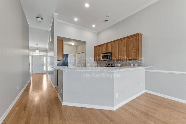 Building Photo - 264 Viareggio Road