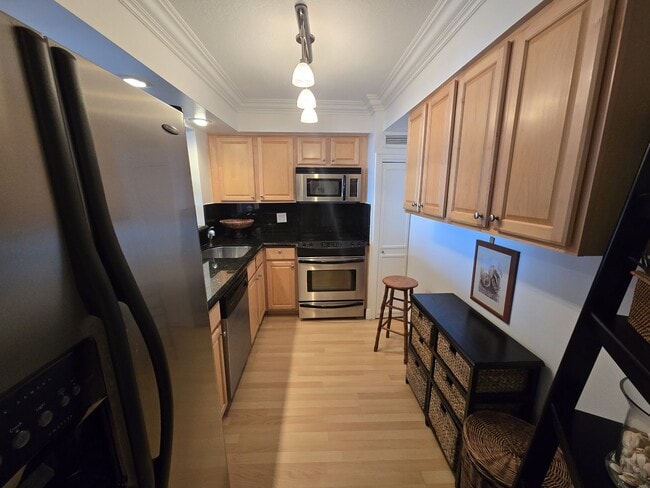 Building Photo - Live the High Life - Ocean Views on the 11th Floor