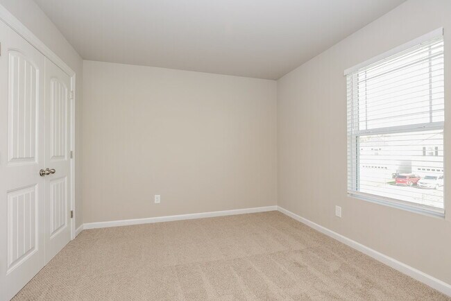 Building Photo - 2228 Lismore Dr