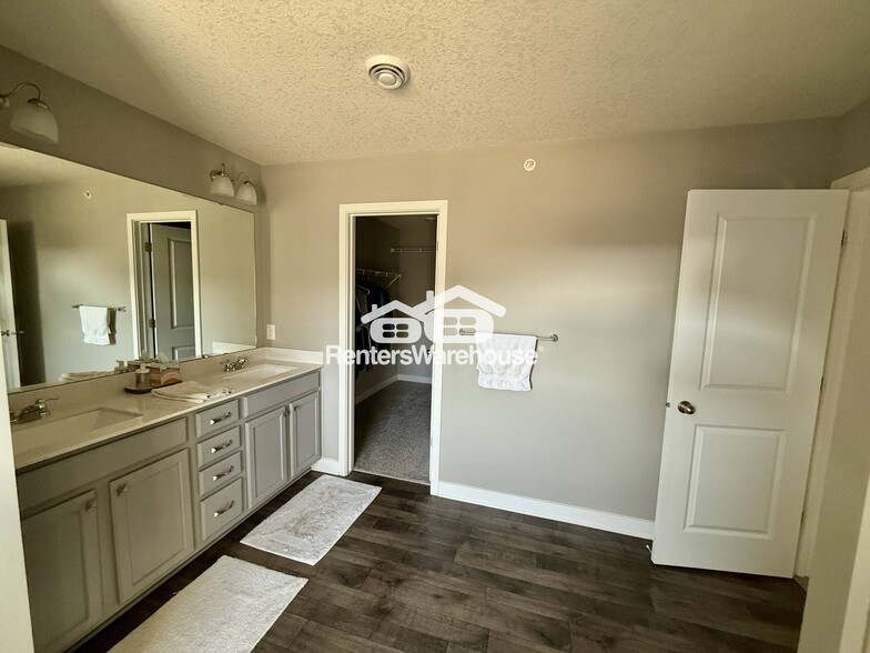 Building Photo - 8807 Granite Cir
