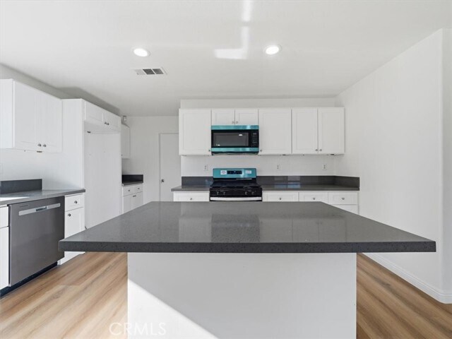 Building Photo - 2775 S Buena Vista Ave