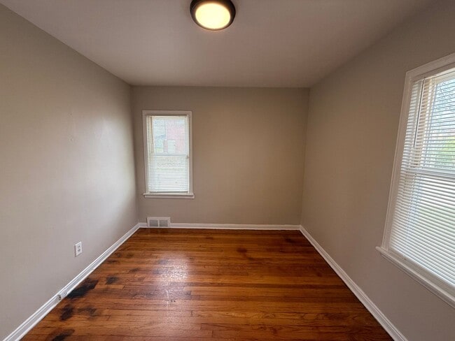 Building Photo - Renovated 3-Bedroom Home – 50% Off First M...