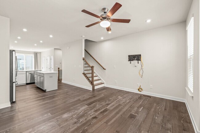 Building Photo - (Coming Soon) 3 Bedroom Townhome minutes from South End!