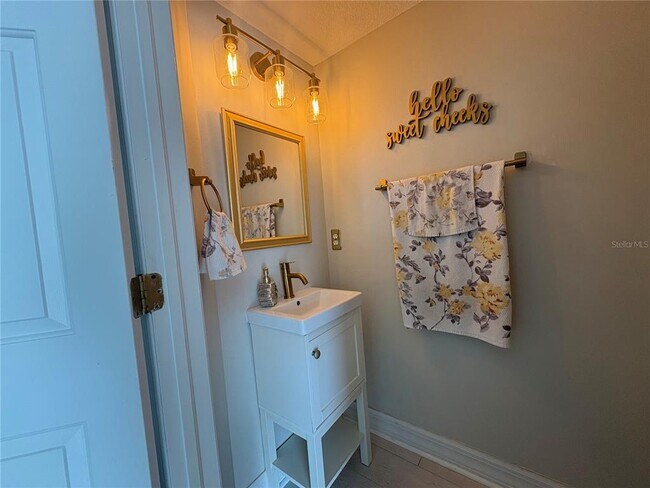 Building Photo - 3713 W Cass St