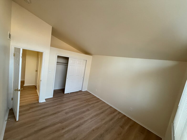 Building Photo - 5380 S Prescott St