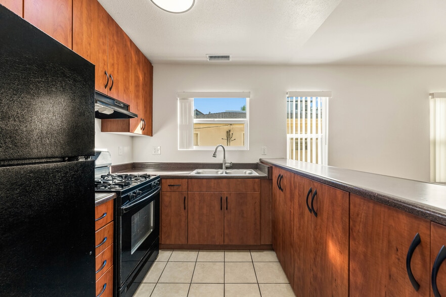 Kitchen - 3611 1/2 W 4th St