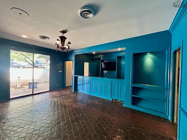 Building Photo - 7 Newcomb Terrace