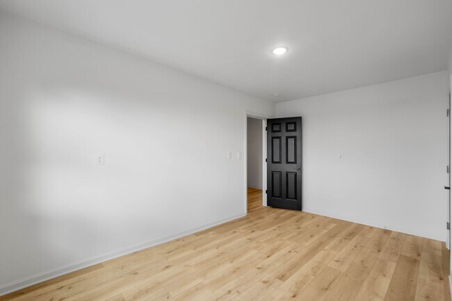 Building Photo - READY FOR MOVE IN! STUNNING 4-bedroom in Greenfield!