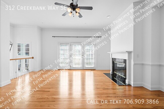 Building Photo - 312 Creekbank Way SE