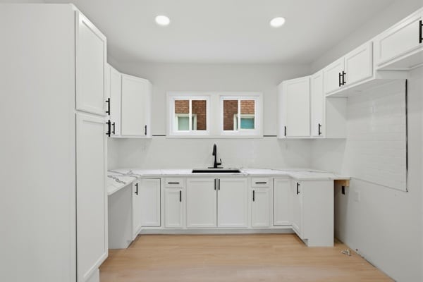 Building Photo - 1639 Gladstone St