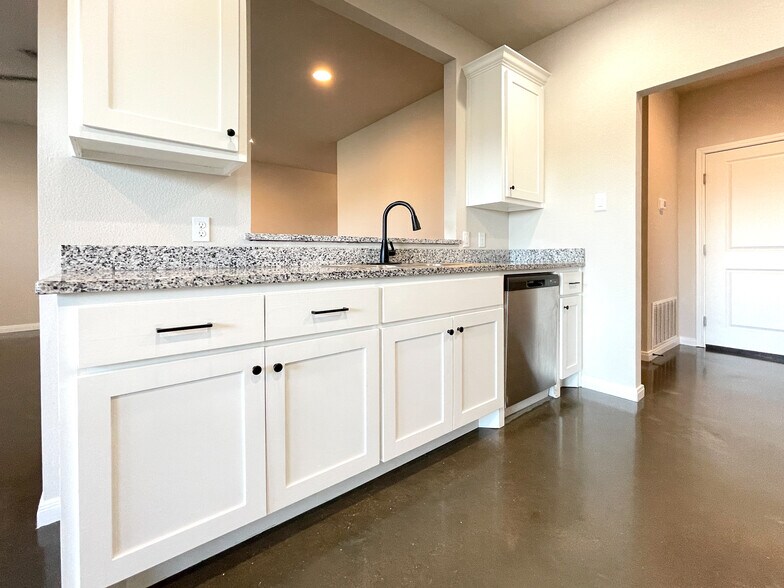 Building Photo - 100 W Windmill Way